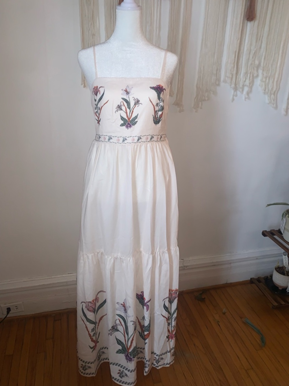 Commense Cream Maxi Dress with Floral Embroidery - Picture 8 of 12